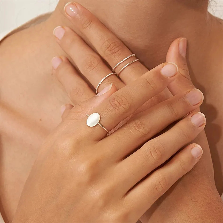 Oval Dainty Ring - Fascina