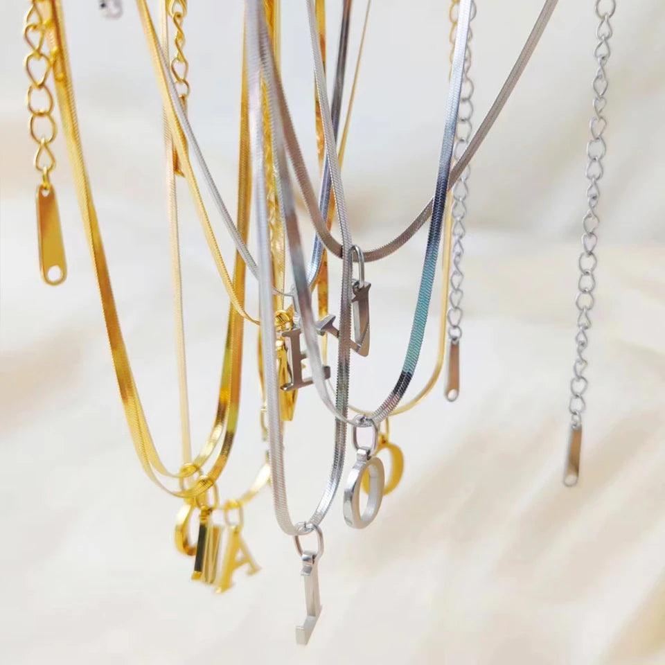 Initial Flat Snake Kette - Fascina