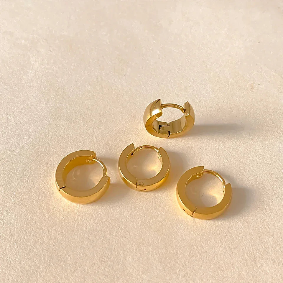 Classic Huggie Creolen Ohrringe Gold / 3 mm – Fascina