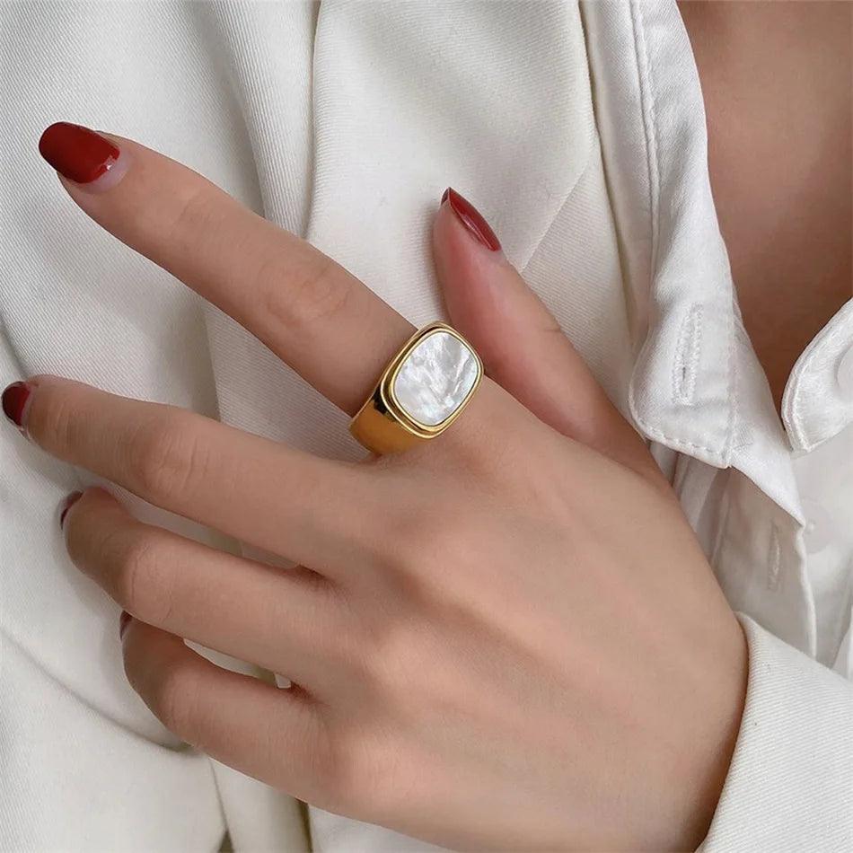 Chunky Square Ring - Fascina