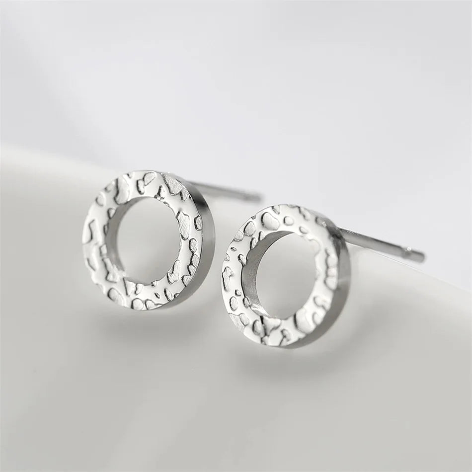Structured Circle Stud Ohrringe - Fascina