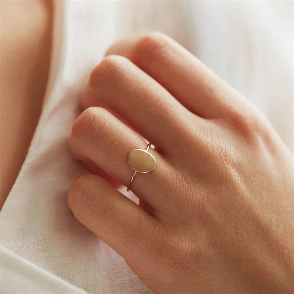 Oval Dainty Ring - Fascina