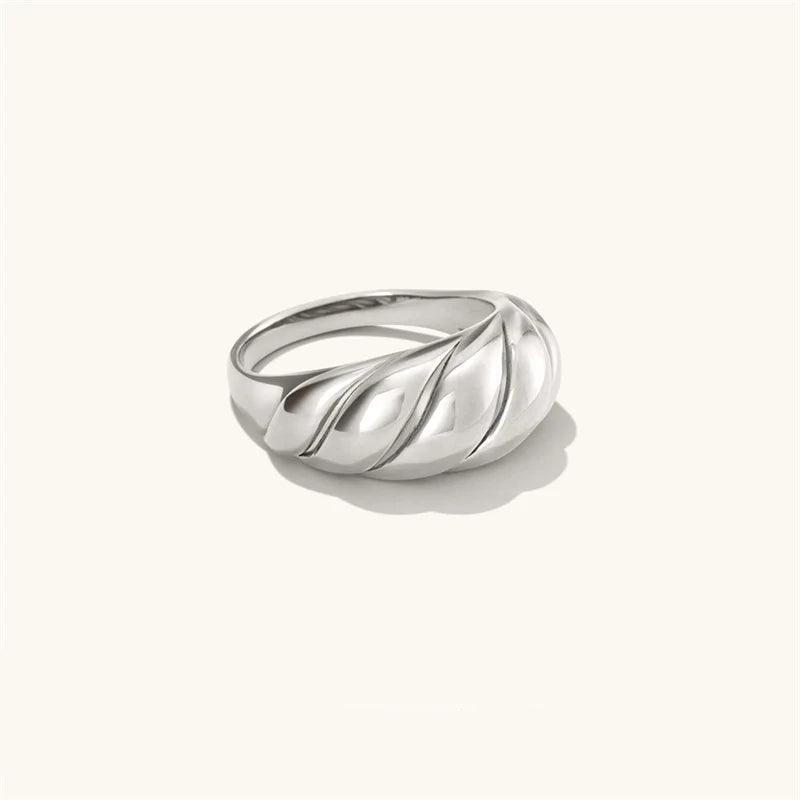 Croissant Ring - Fascina
