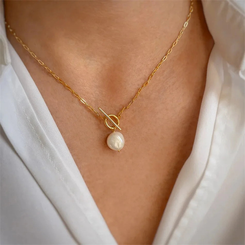 Elegant Pearl Toggle Kette - Fascina