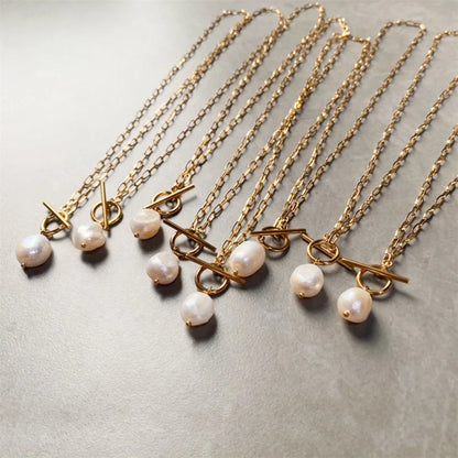Elegant Pearl Toggle Kette - Fascina
