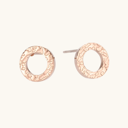 Structured Circle Stud Ohrringe - Fascina